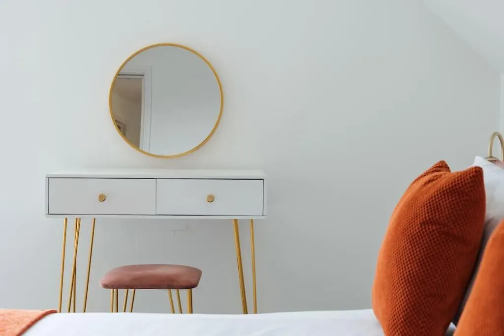 Spacious & Modern Two Bedroom Apartment In Catford, London  Catford